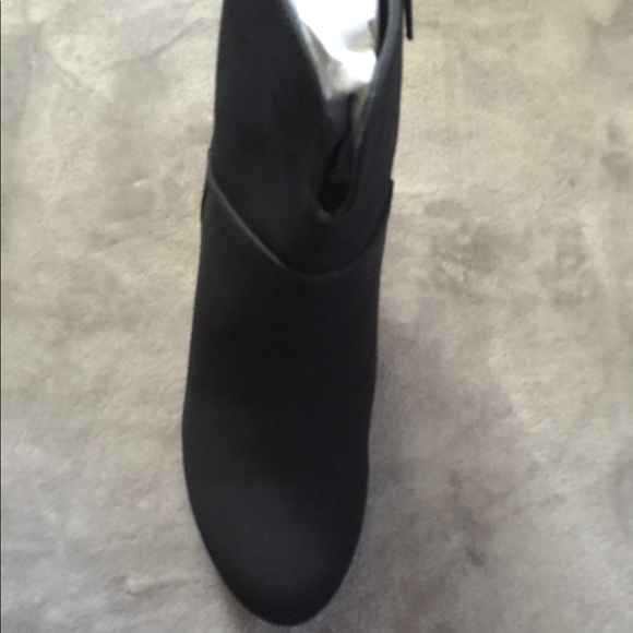 Women’s Ankle Wedge Suede Boot New in Box - Picture 15 of 16